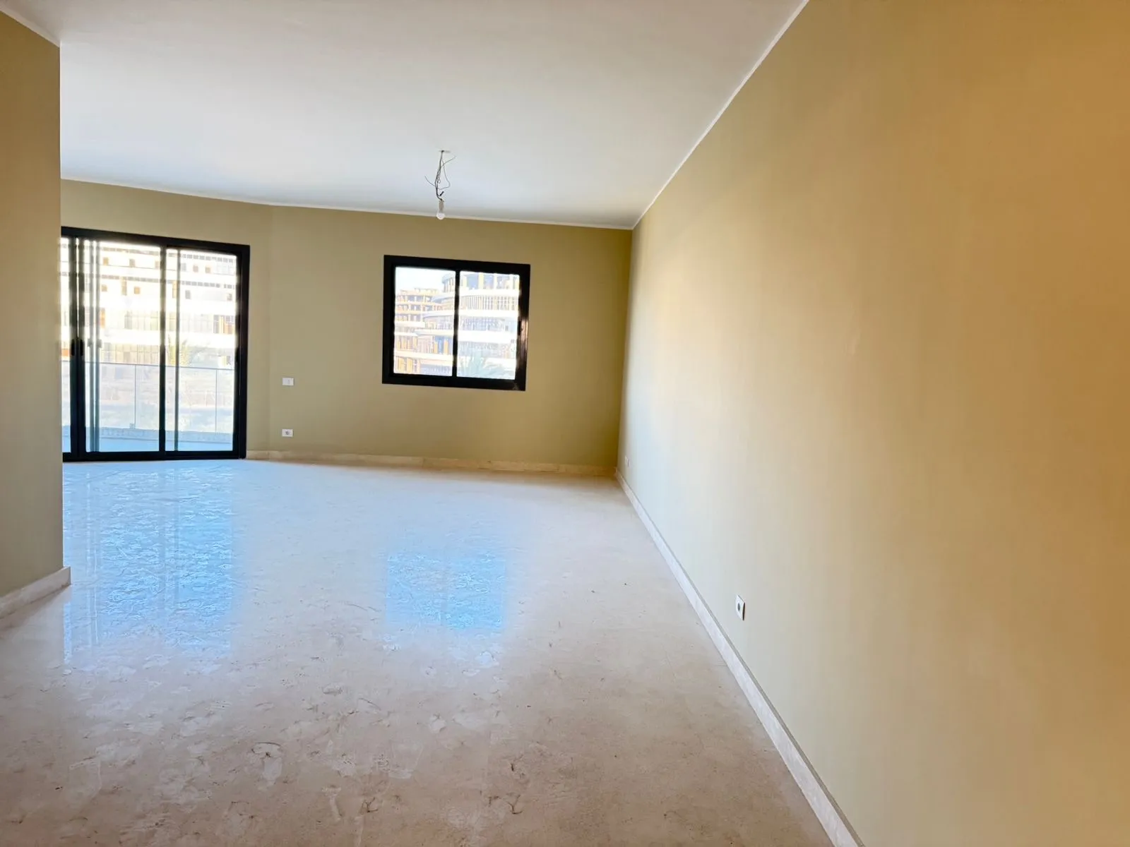  للبيع في فيليت في  بمساحة 0 م² تتكون من 0 غرف