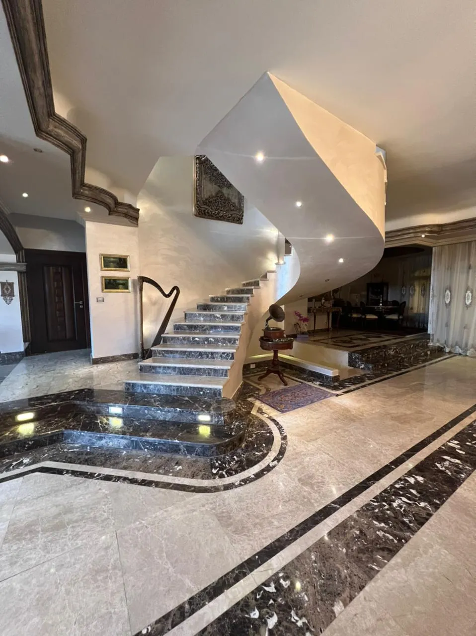 Villa for sale in Al Yasmin-Sheikh Zayed in El Sheikh Zayed of 660 m² with 5 bedrooms