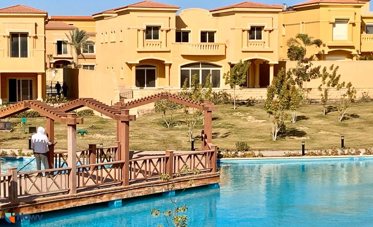 فيلا للبيع في رويال ميدوز الشيخ زايد في الشيخ زايد بمساحة 0 م² تتكون من 4 غرف