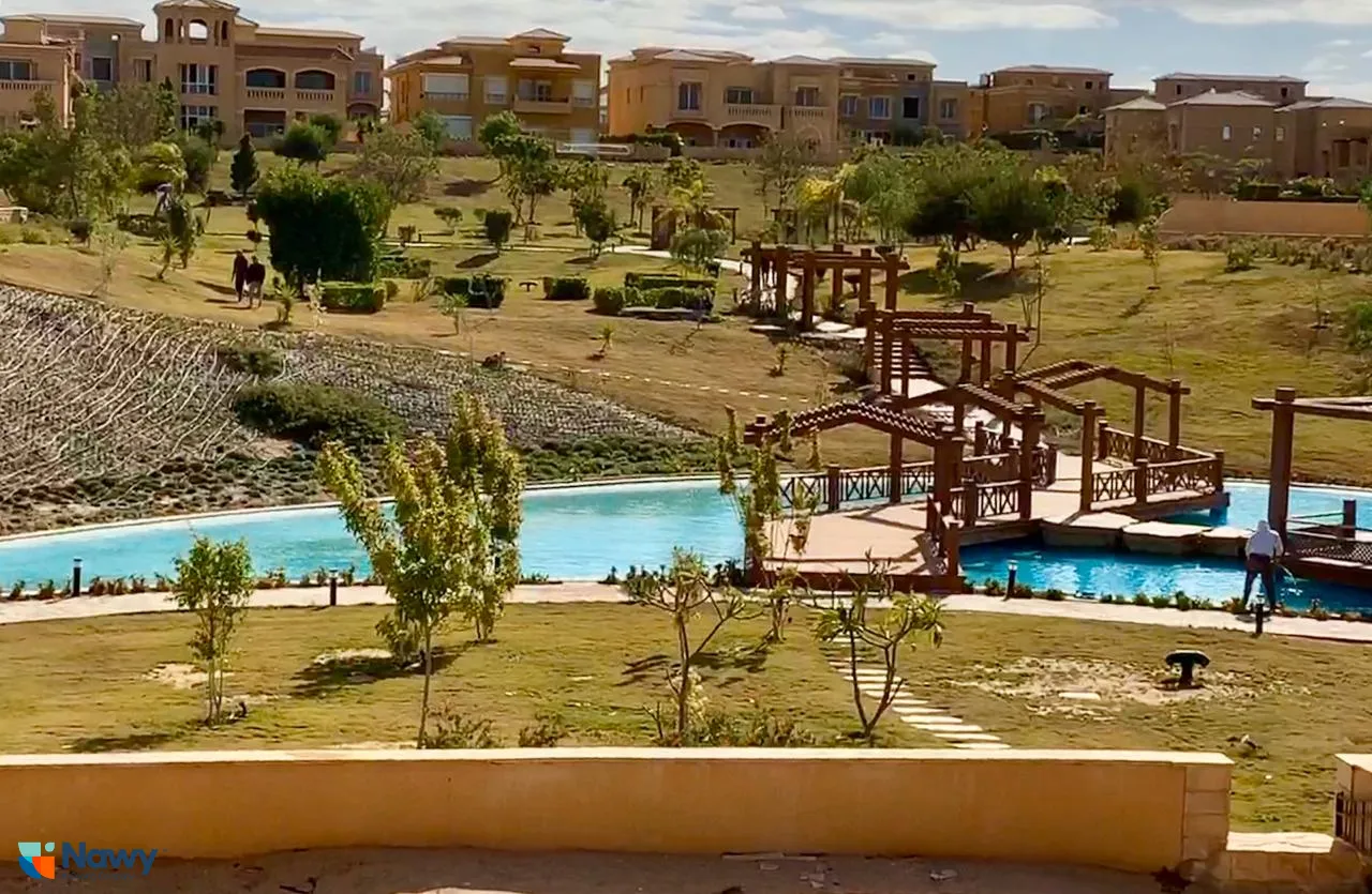 فيلا للبيع في رويال ميدوز الشيخ زايد في الشيخ زايد بمساحة 0 م² تتكون من 4 غرف