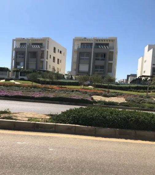  للبيع في هايد بارك في  بمساحة 0 م² تتكون من 0 غرف