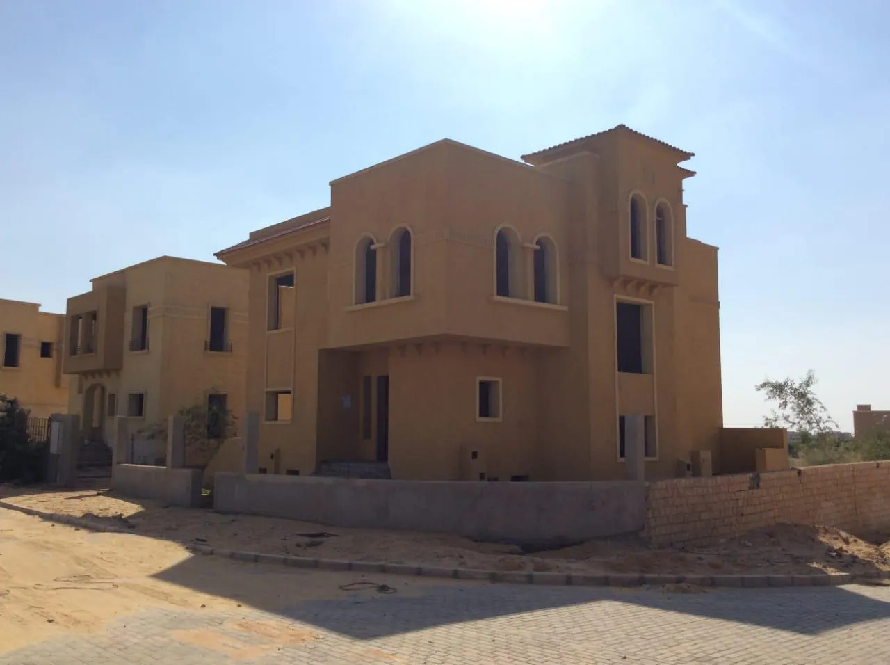  للبيع في اي في واي في  بمساحة 0 م² تتكون من 0 غرف