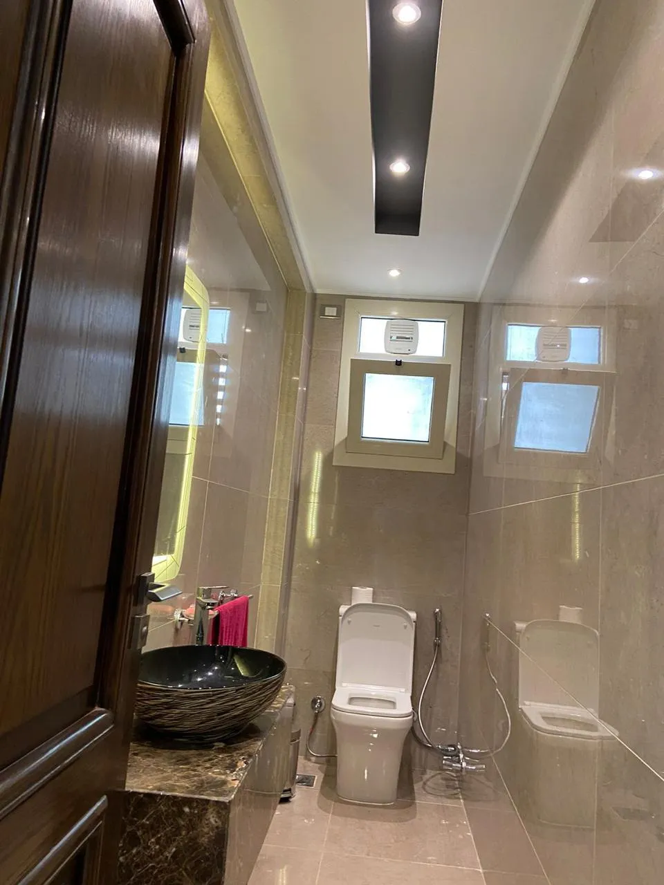 للبيع في كايرو فستيفال سيتي في بمساحة 0 م² تتكون من 0 غرف