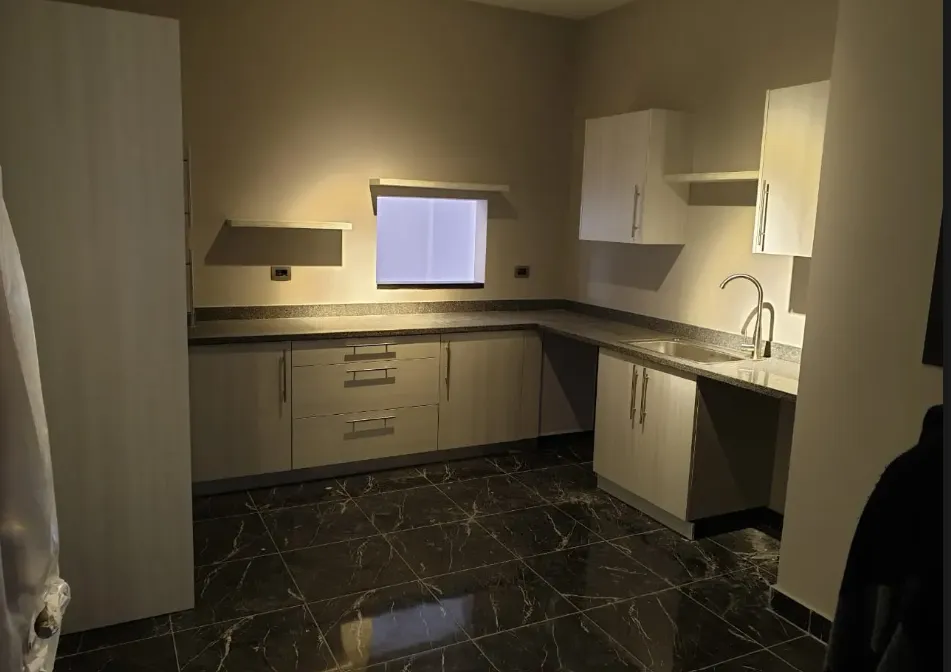  للبيع في كازا في  بمساحة 0 م² تتكون من 0 غرف