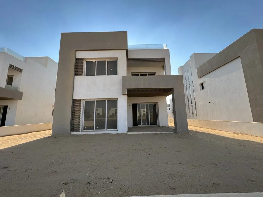 Villa for sale in Hyde Park in New Cairo of 0 m² with 4 bedrooms