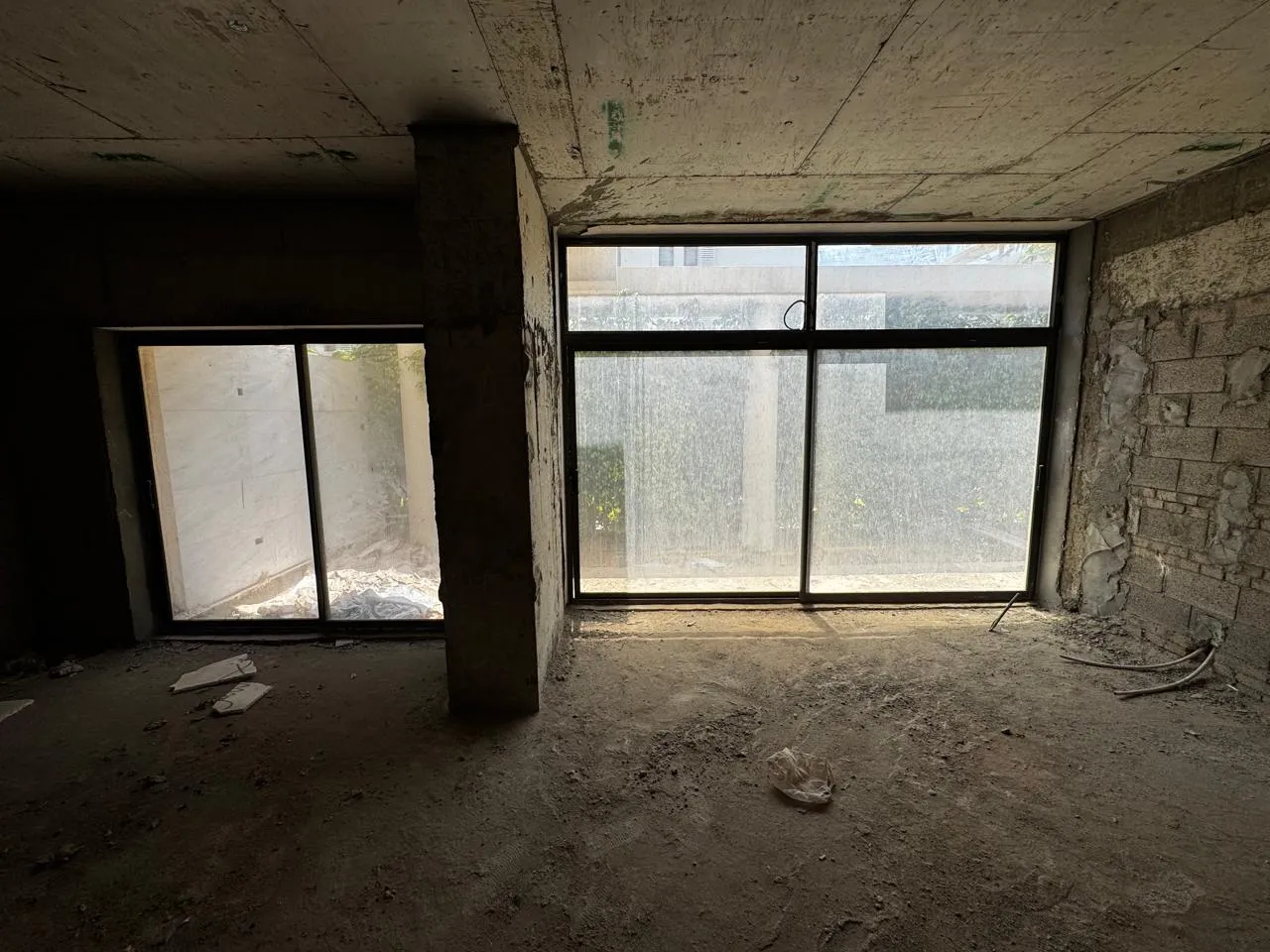  للبيع في ليك فيو في  بمساحة 0 م² تتكون من 0 غرف