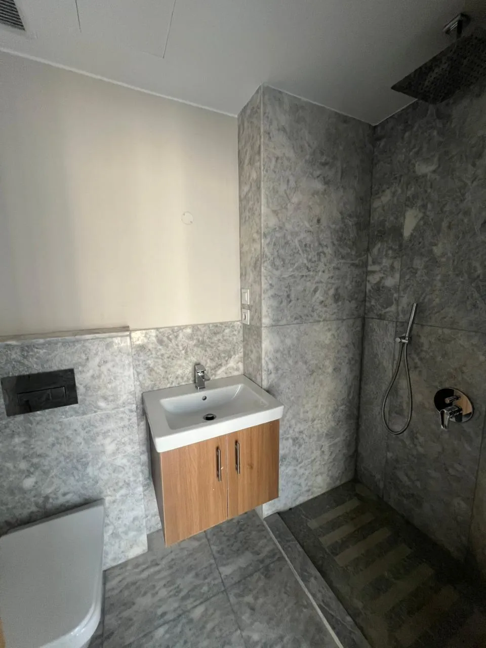 شقة للبيع في زيد  في الشيخ زايد بمساحة 168 م² تتكون من 3 غرف