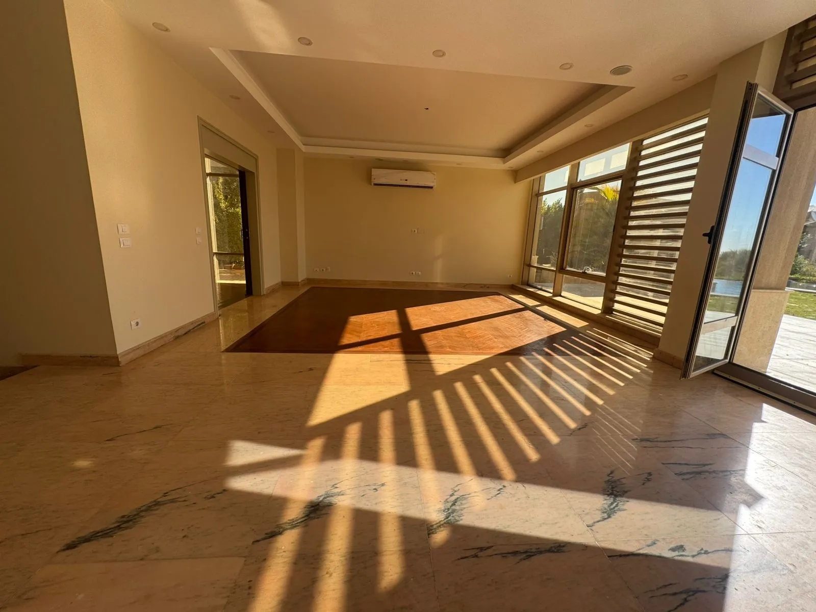  للبيع في اليجريا في  بمساحة 0 م² تتكون من 0 غرف