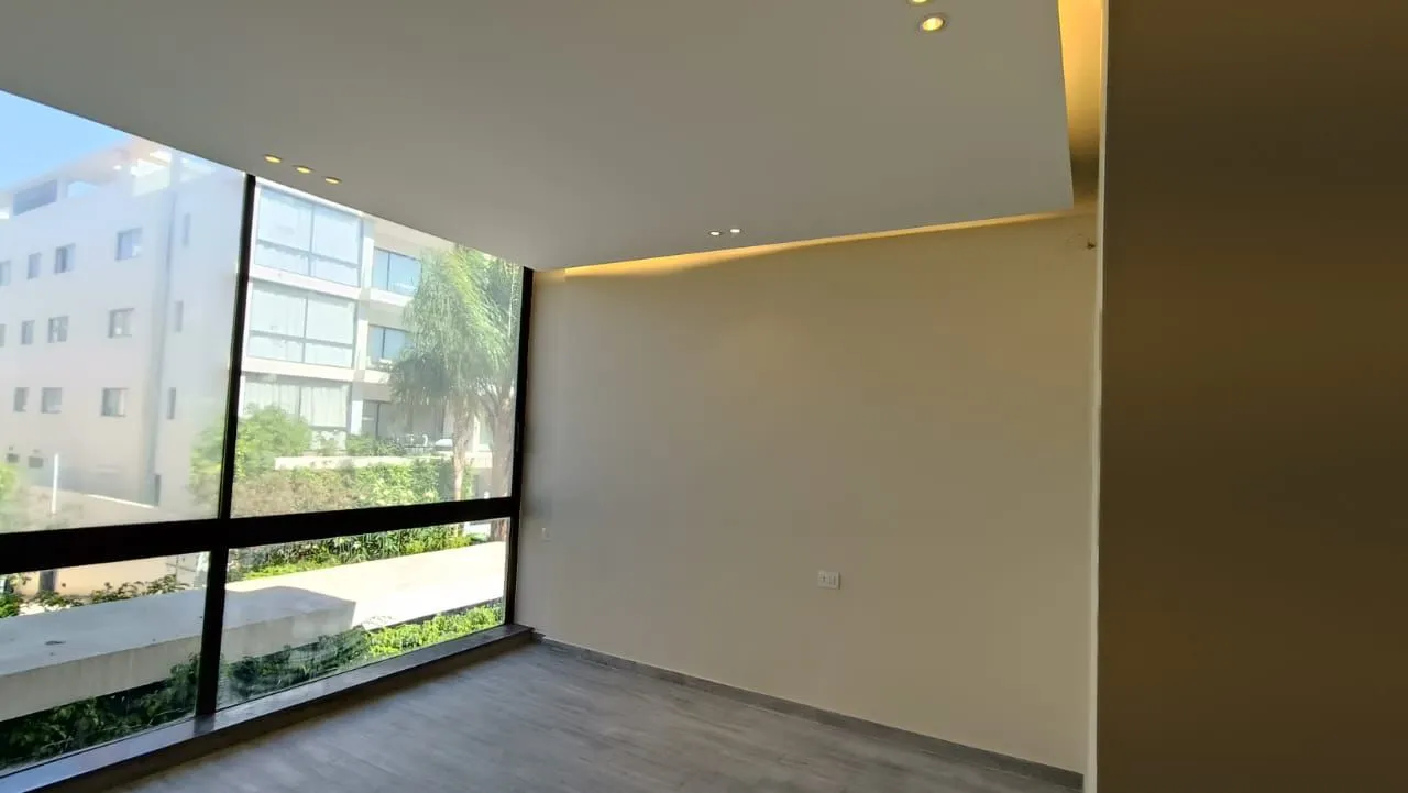  للبيع في ليك فيو ريزيدنس في  بمساحة 0 م² تتكون من 0 غرف