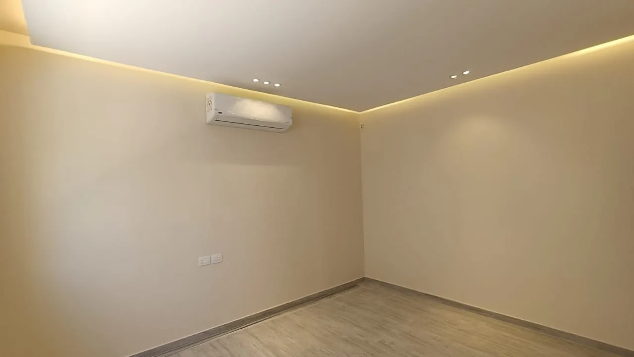  للبيع في ليك فيو ريزيدنس في  بمساحة 0 م² تتكون من 0 غرف