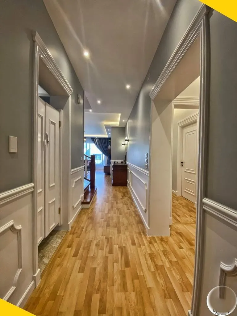 بنتهاوس للبيع في فيلدج جاردن قطامية في القاهرة الجديدة بمساحة 245 م² تتكون من 3 غرف