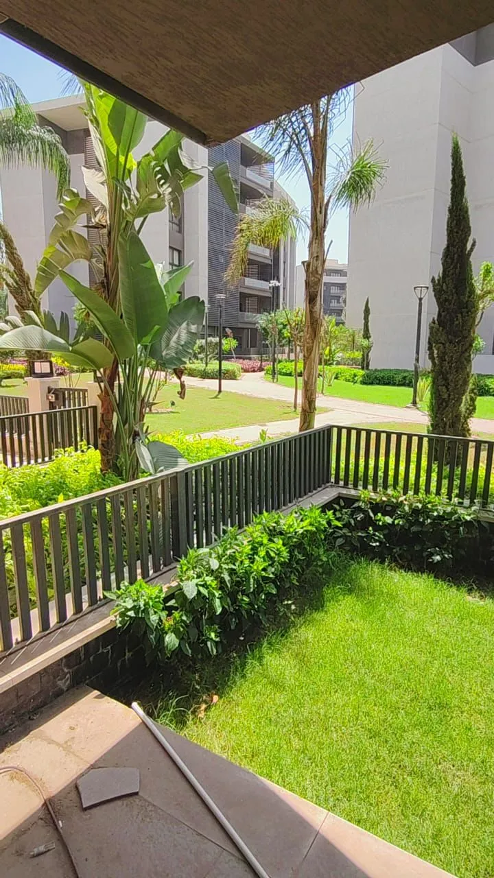 شقة للبيع في مدينتي في مدينتي بمساحة 131 م² تتكون من 3 غرف