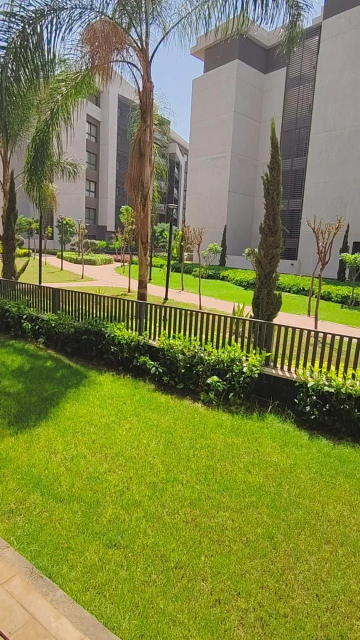 شقة للبيع في مدينتي في مدينتي بمساحة 131 م² تتكون من 3 غرف