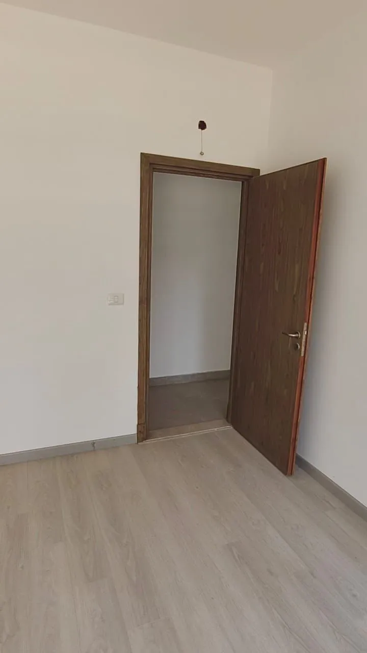 شقة للبيع في مدينتي في مدينتي بمساحة 131 م² تتكون من 3 غرف