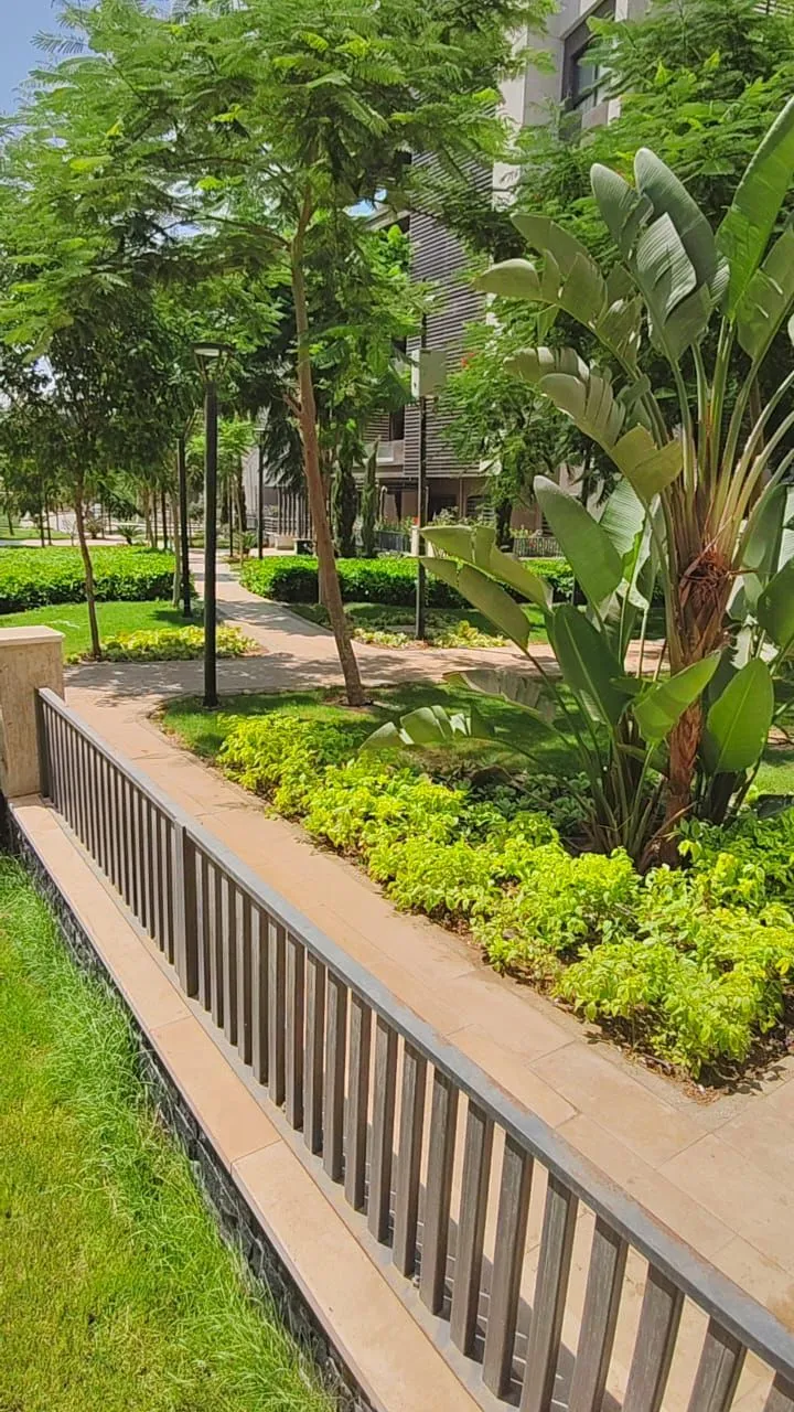 شقة للبيع في مدينتي في مدينتي بمساحة 131 م² تتكون من 3 غرف