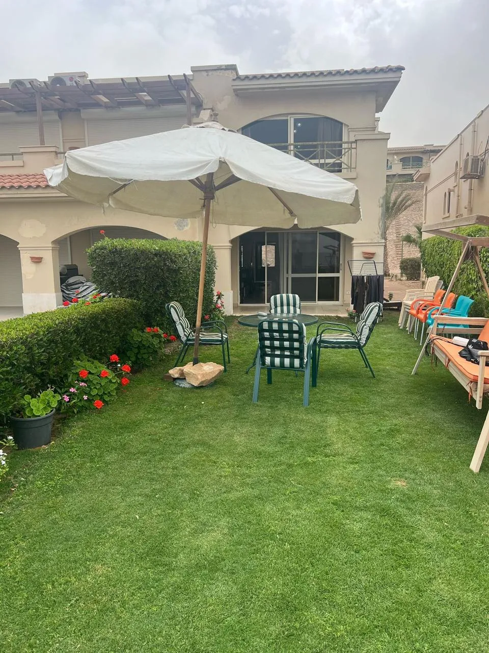 تاون هاوس للبيع في لا فيستا 2  في العين السخنة بمساحة 170 م² تتكون من 3 غرف