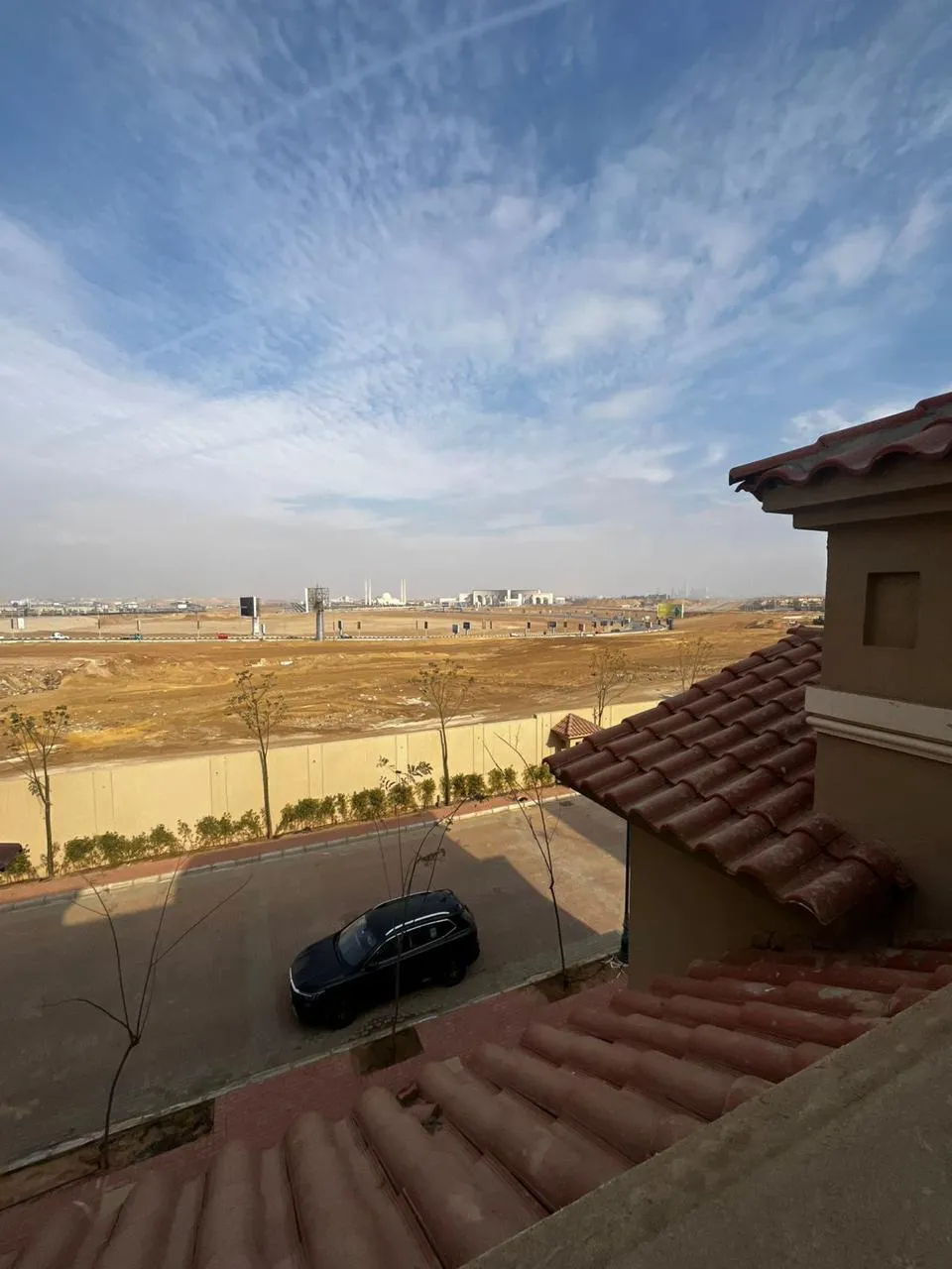 تاون هاوس للبيع في لا فيستا سيتي في العاصمة الإدارية الجديدة بمساحة 230 م² تتكون من 4 غرف