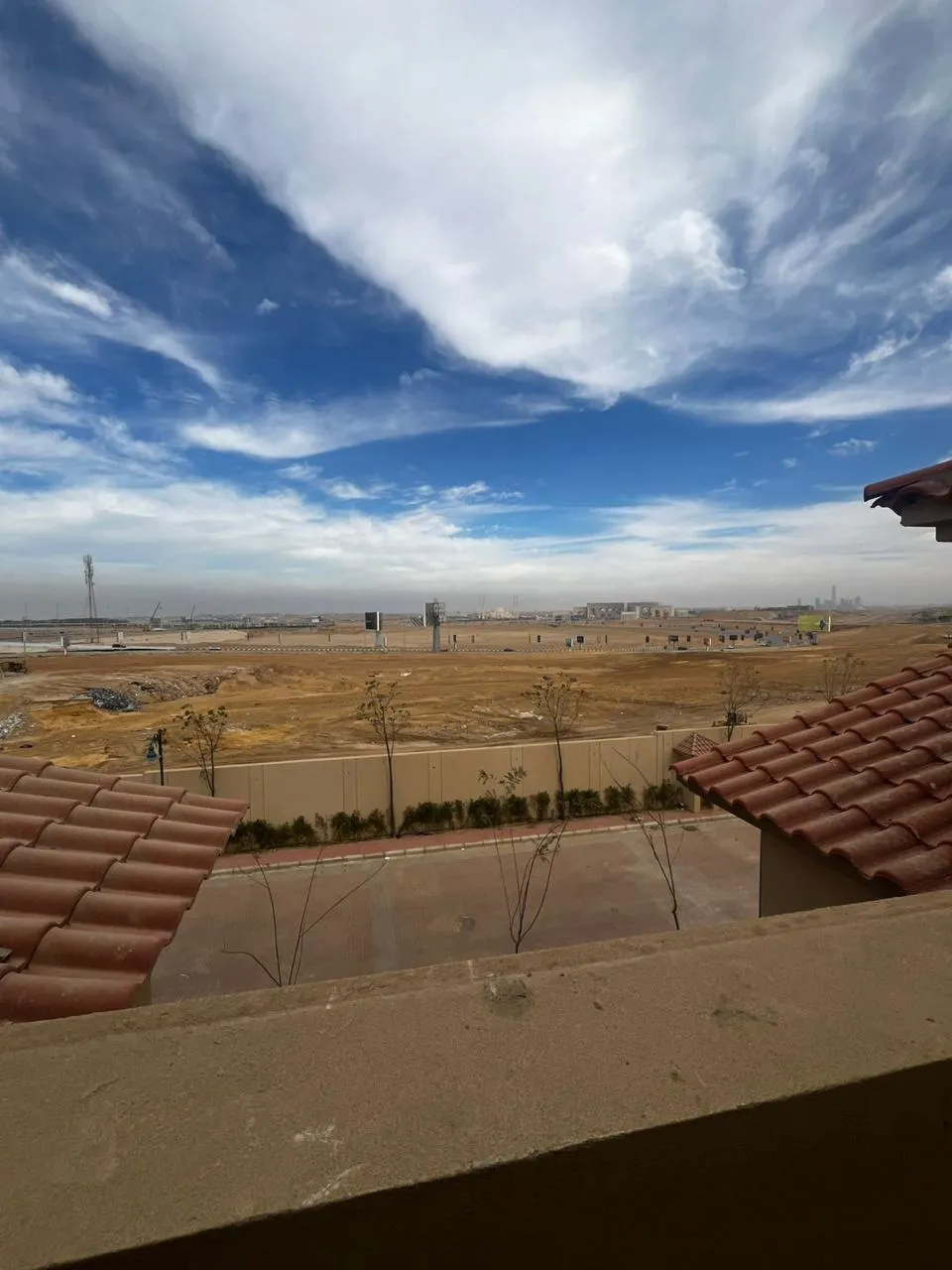 تاون هاوس للبيع في لا فيستا سيتي في العاصمة الإدارية الجديدة بمساحة 230 م² تتكون من 4 غرف