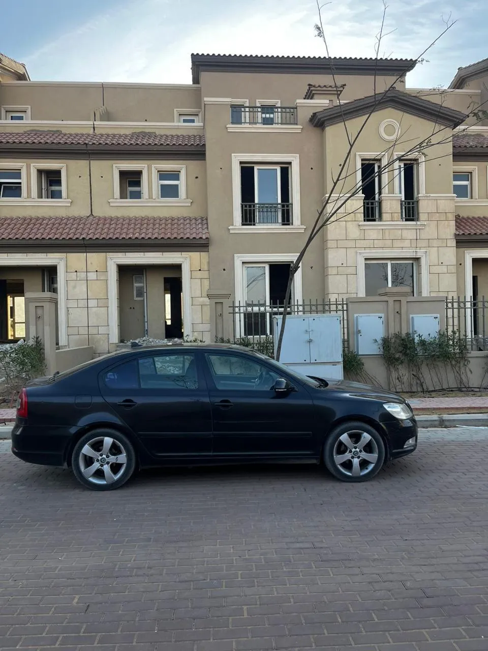 تاون هاوس للبيع في لا فيستا سيتي في العاصمة الإدارية الجديدة بمساحة 230 م² تتكون من 4 غرف