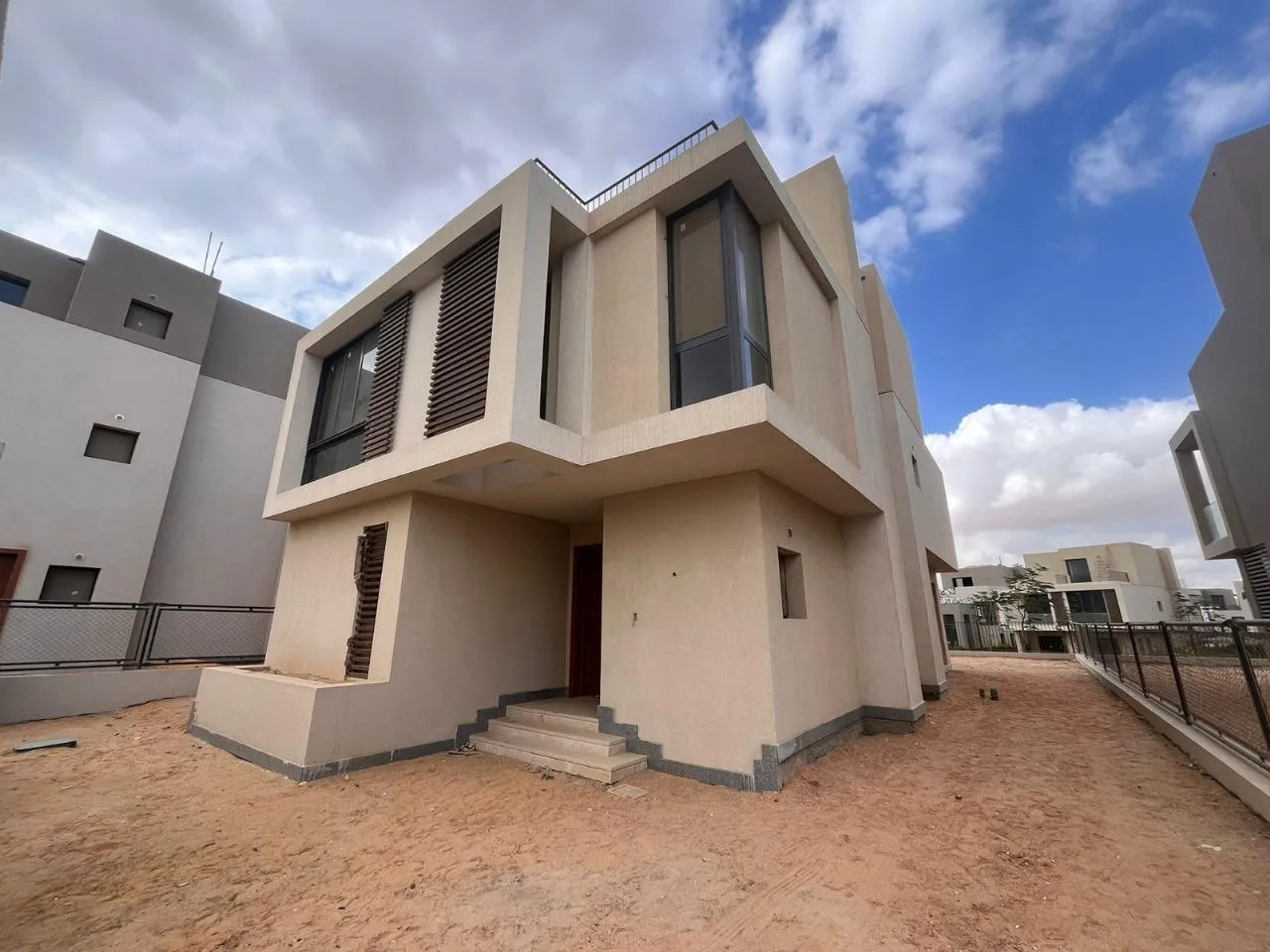 فيلا للبيع في سوديك إيست في هيليوبوليس الجديدة بمساحة 0 م² تتكون من 3 غرف