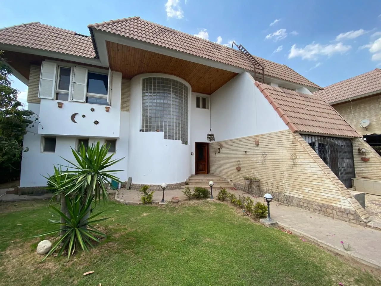 Villa for sale in Al Rabwa in 6th of October City of 350 m² with 4 bedrooms