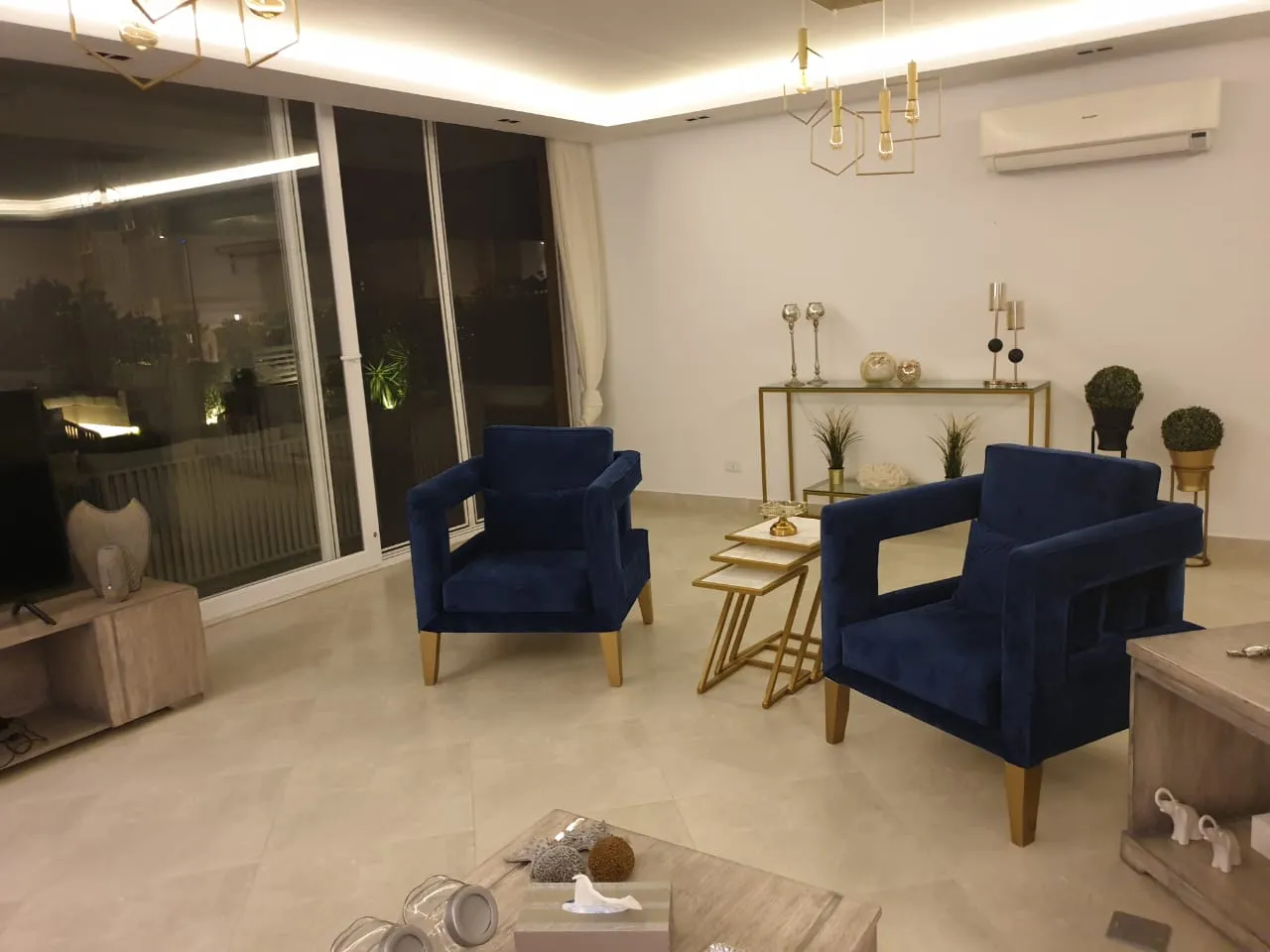 فيلا للبيع في سيشيل سيدي عبد الرحمن في سيدي عبد الرحمن بمساحة 478 م² تتكون من 5 غرف