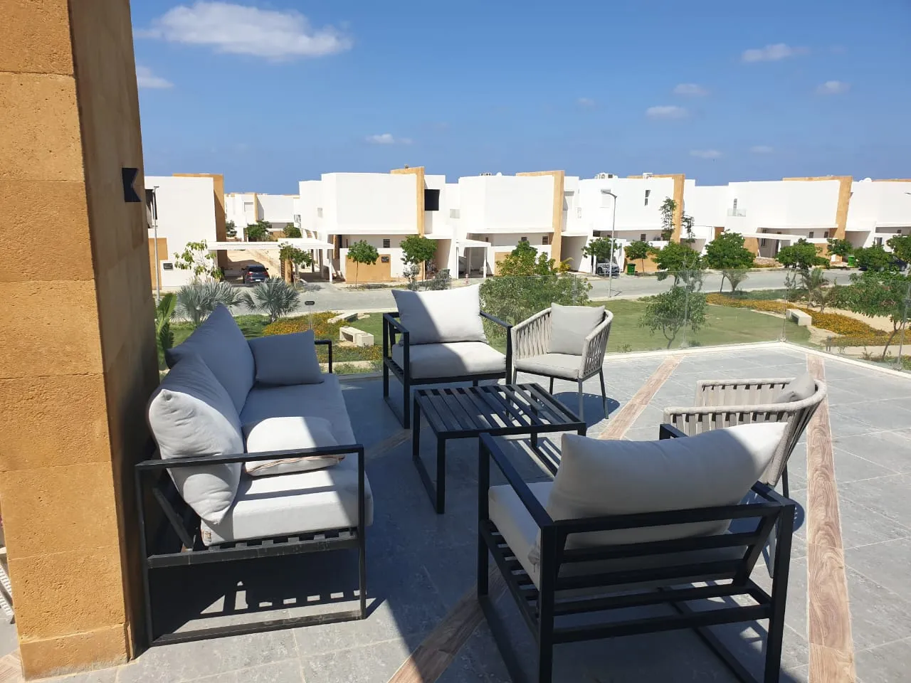 فيلا للبيع في سيشيل سيدي عبد الرحمن في سيدي عبد الرحمن بمساحة 478 م² تتكون من 5 غرف