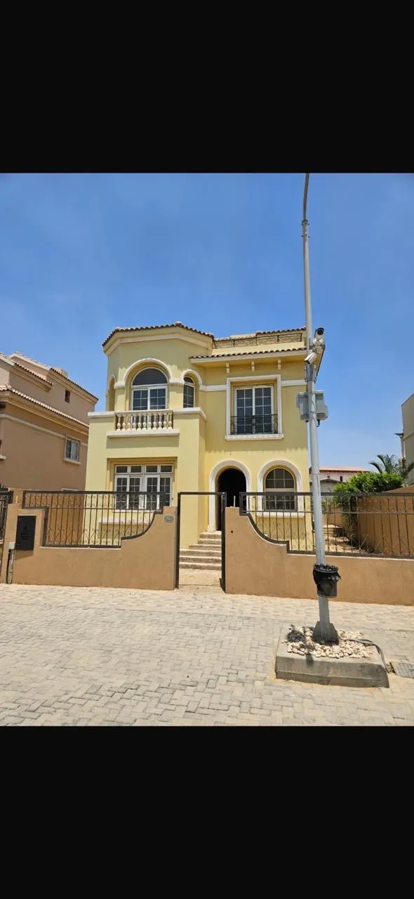 Villa for sale in Hyde Park in New Cairo of 0 m² with 5 bedrooms