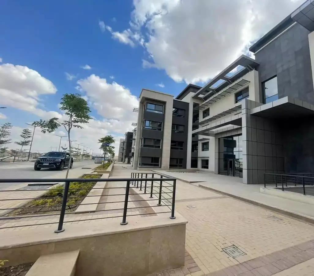 عيادة للبيع في ميديتاون في مدينة السادس من أكتوبر بمساحة 80 م² تتكون من 0 غرف