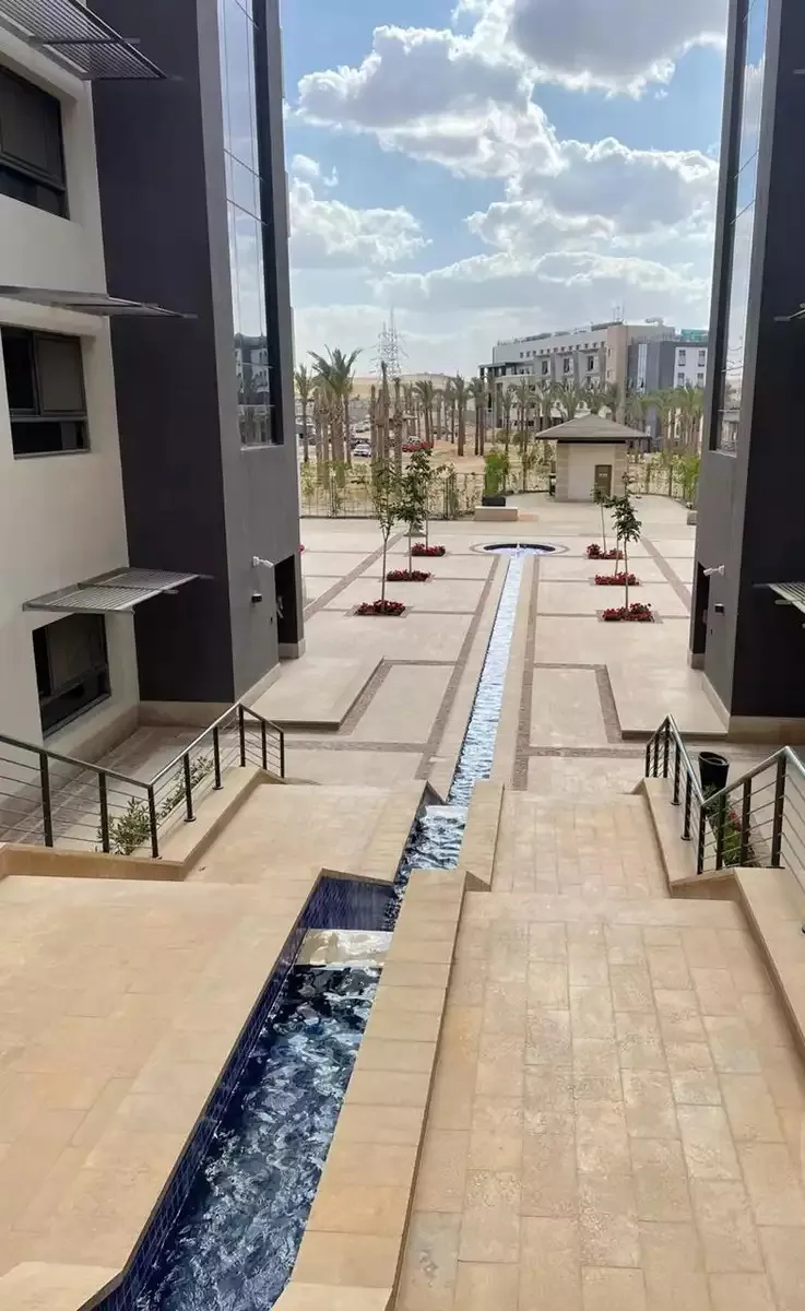 عيادة للبيع في ميديتاون في مدينة السادس من أكتوبر بمساحة 100 م² تتكون من 0 غرف