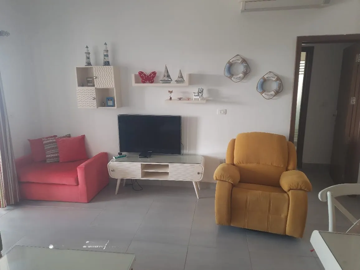 شاليه للبيع في أمواج في سيدي عبد الرحمن بمساحة 150 م² تتكون من 3 غرف