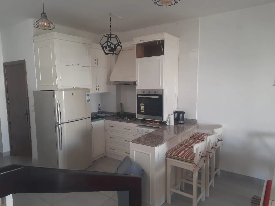 شاليه للبيع في أمواج في سيدي عبد الرحمن بمساحة 150 م² تتكون من 3 غرف