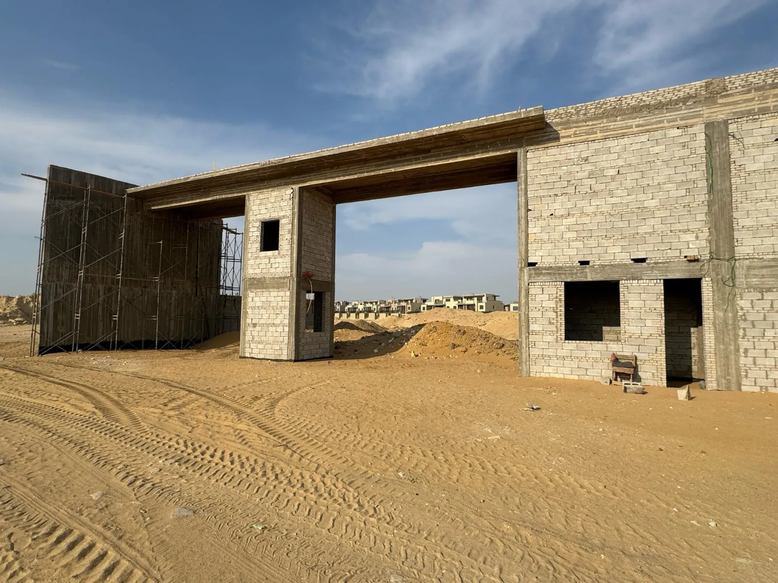 شقة للبيع في ديجويا ريزيدنس في الشيخ زايد الجديدة بمساحة 131 م² تتكون من 3 غرف