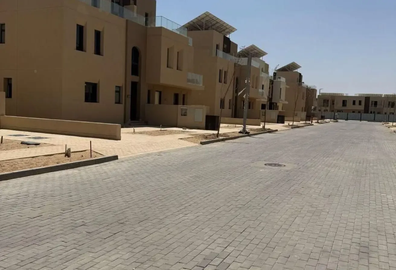 Townhouse for sale in VYE SODIC in New Zayed of 305 m² with 3 bedrooms