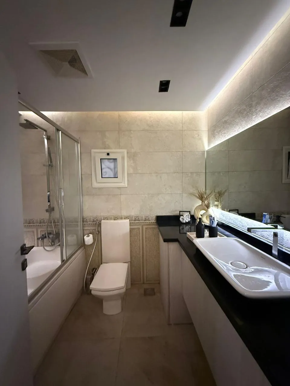 Apartment for sale in El Rehab in New Cairo of 139 m² with 3 bedrooms