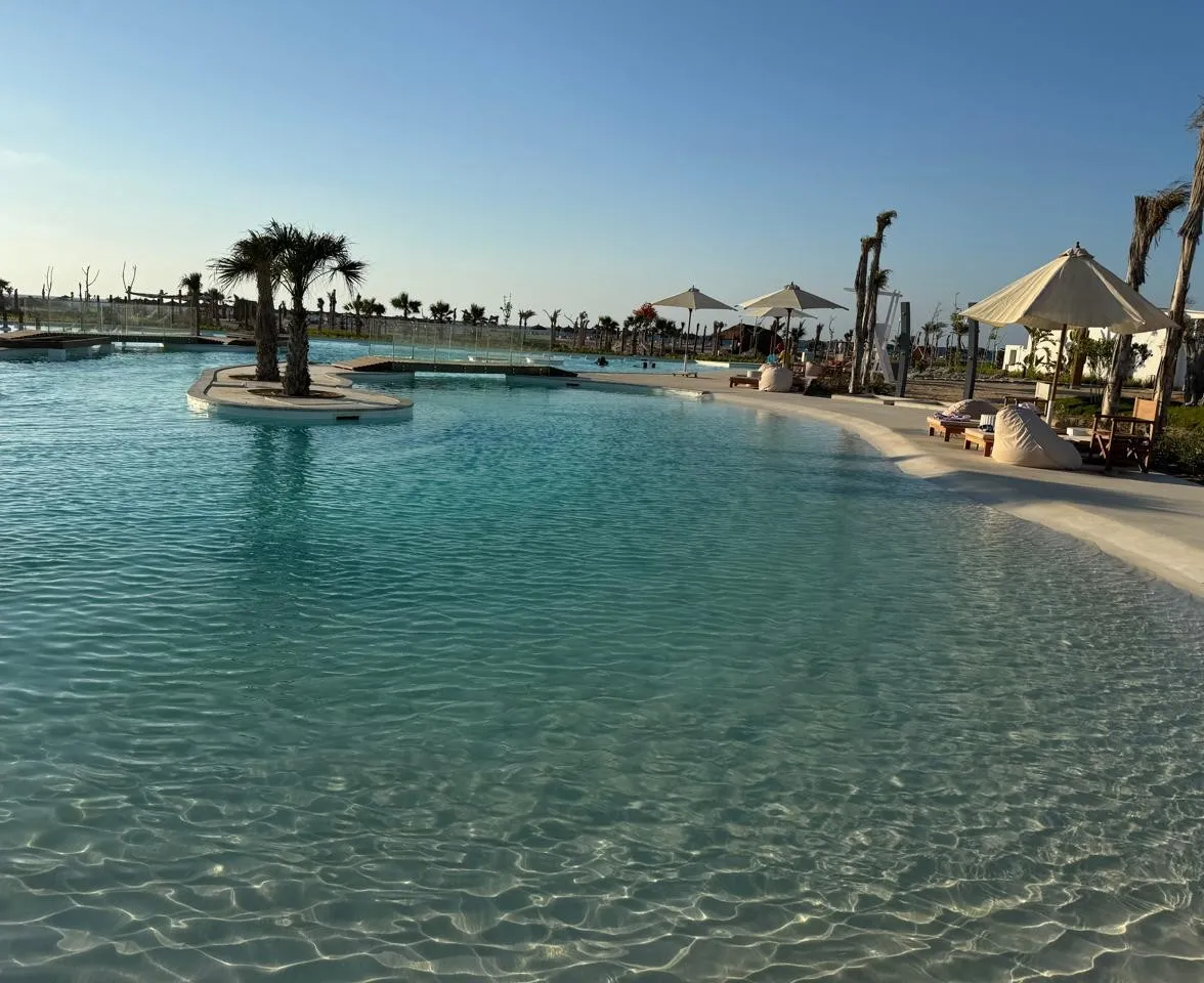 كابينة للبيع في دي باي الساحل الشمالي في الضبعة بمساحة 45 م² تتكون من 1 غرف