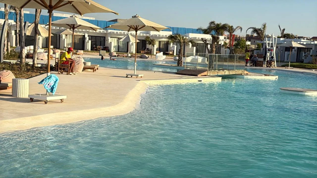 كابينة للبيع في دي باي الساحل الشمالي في الضبعة بمساحة 45 م² تتكون من 1 غرف