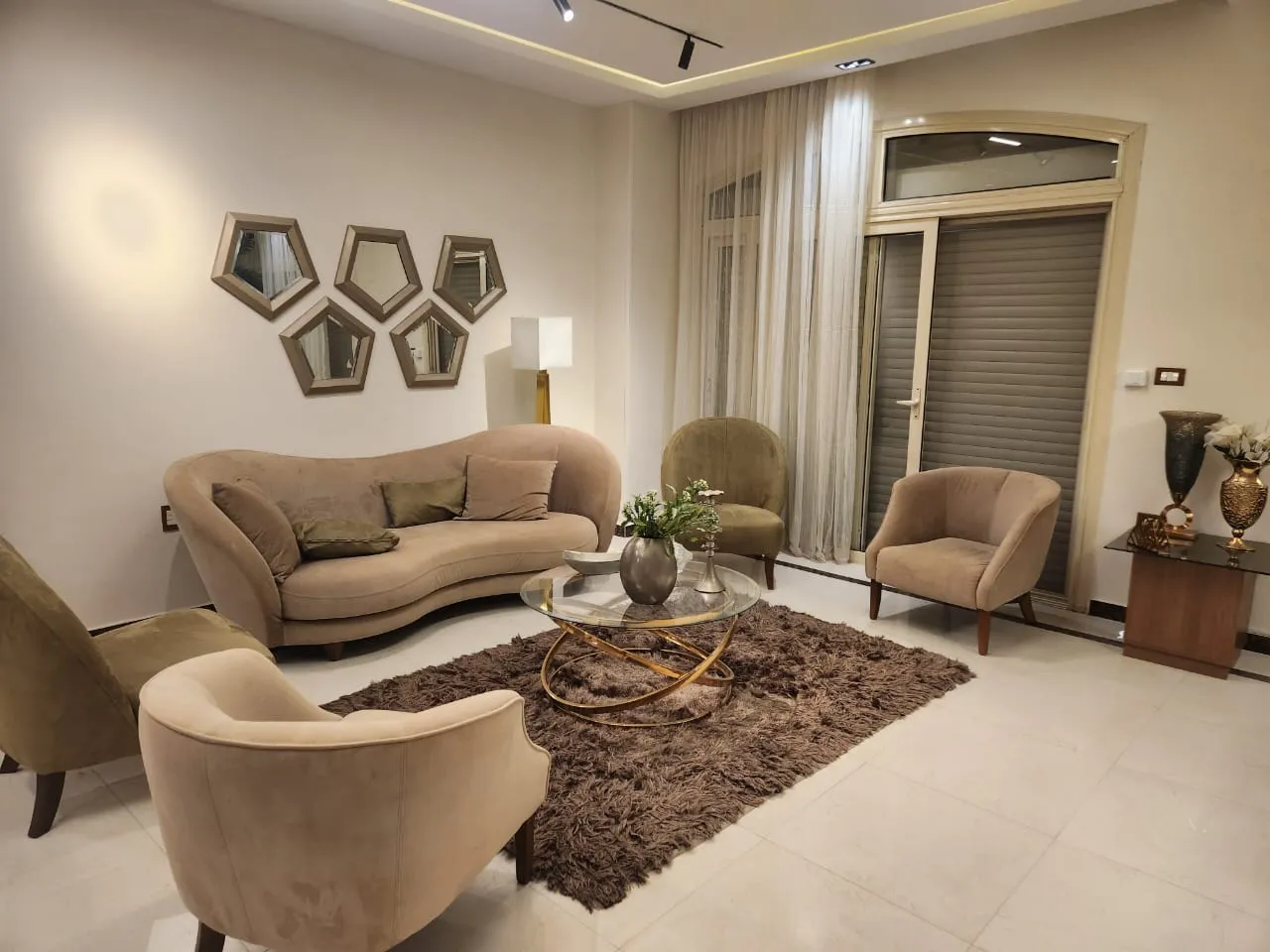 تاون هاوس للبيع في فيلينو في القاهرة الجديدة بمساحة 300 م² تتكون من 3 غرف