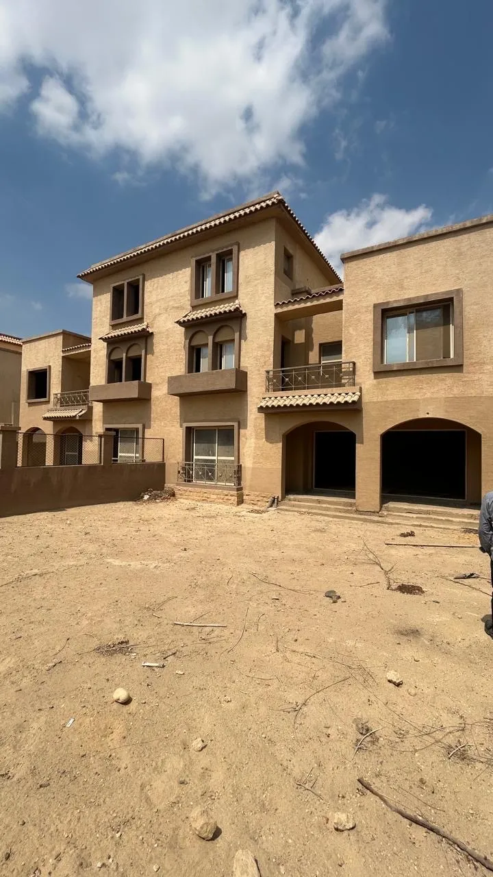 توين هاوس للبيع في ريحانة في مدينة السادس من أكتوبر بمساحة 0 م² تتكون من 5 غرف