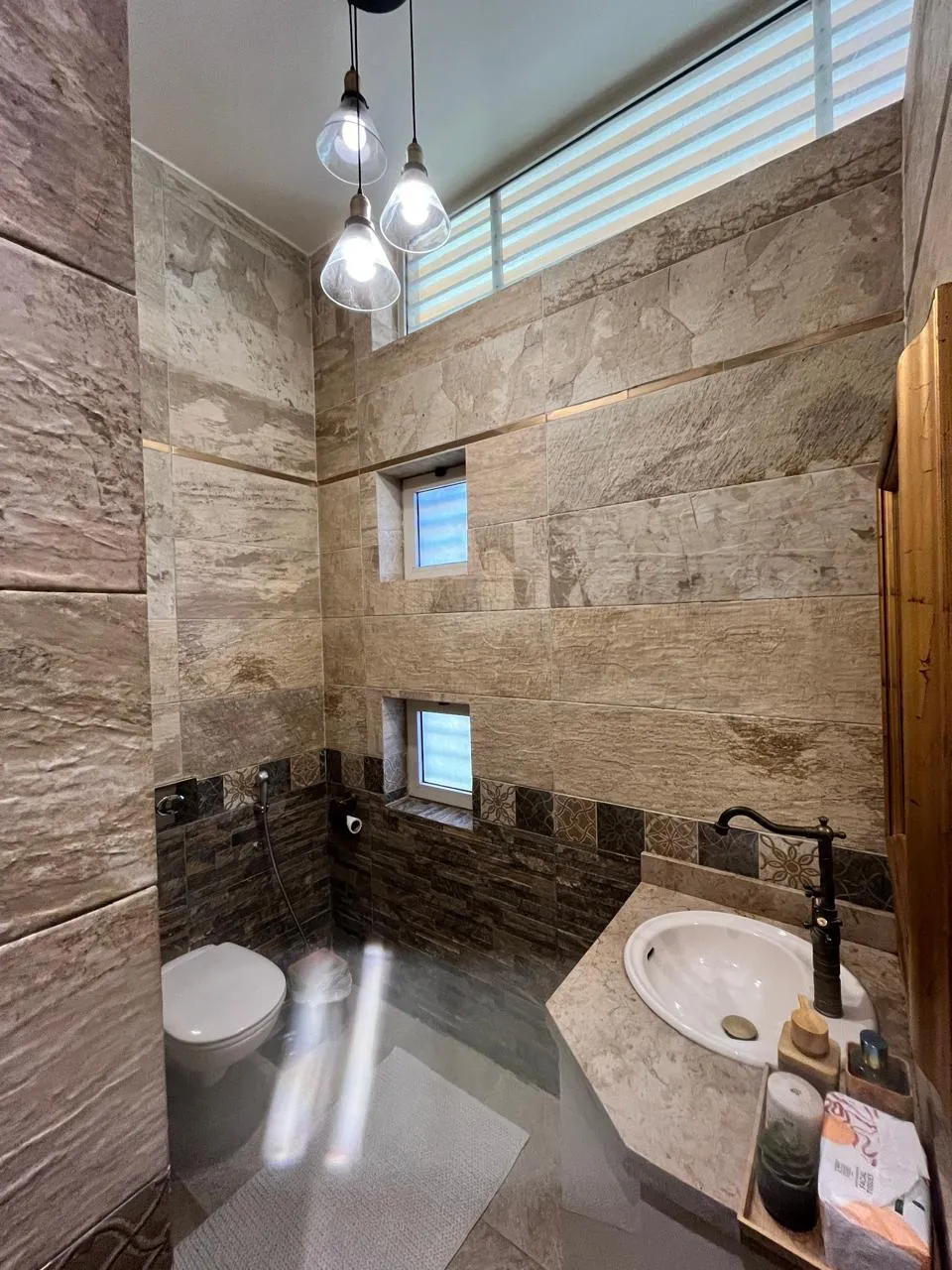 تاون هاوس للبيع في جيرا في الشيخ زايد بمساحة 266 م² تتكون من 4 غرف