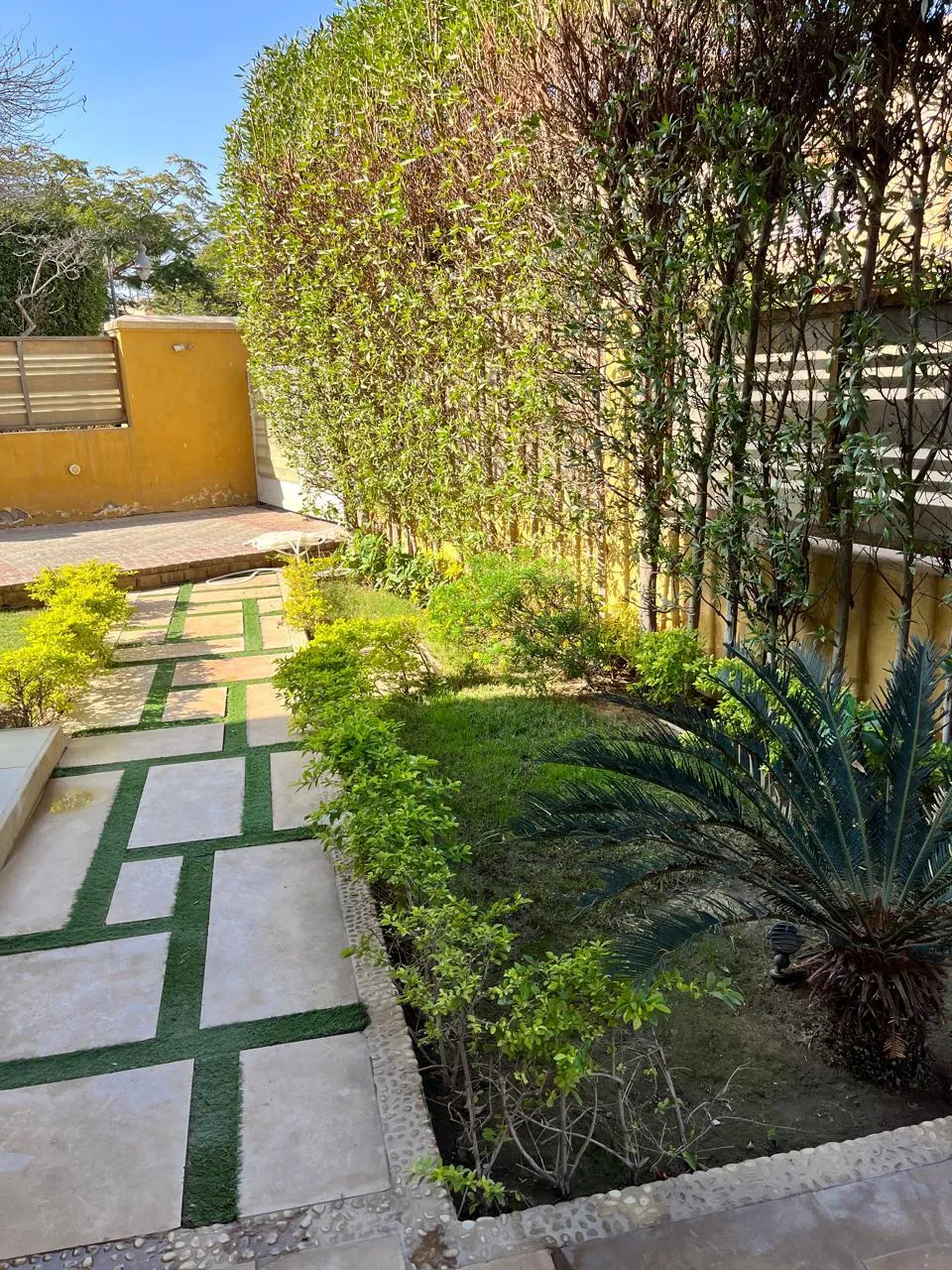 تاون هاوس للبيع في جيرا في الشيخ زايد بمساحة 266 م² تتكون من 4 غرف