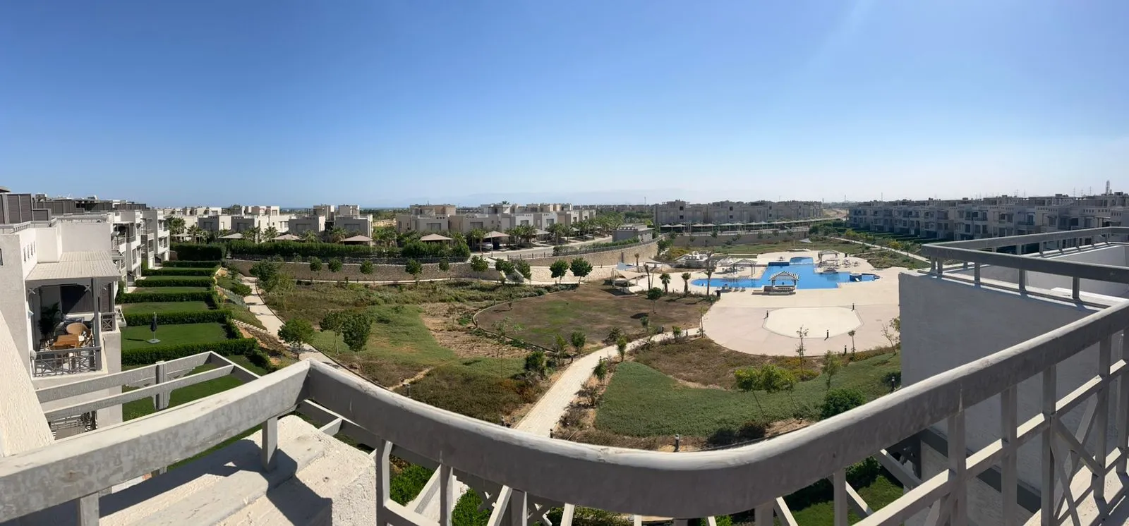 بنتهاوس للبيع في عين باي  في العين السخنة بمساحة 110 م² تتكون من 2 غرف