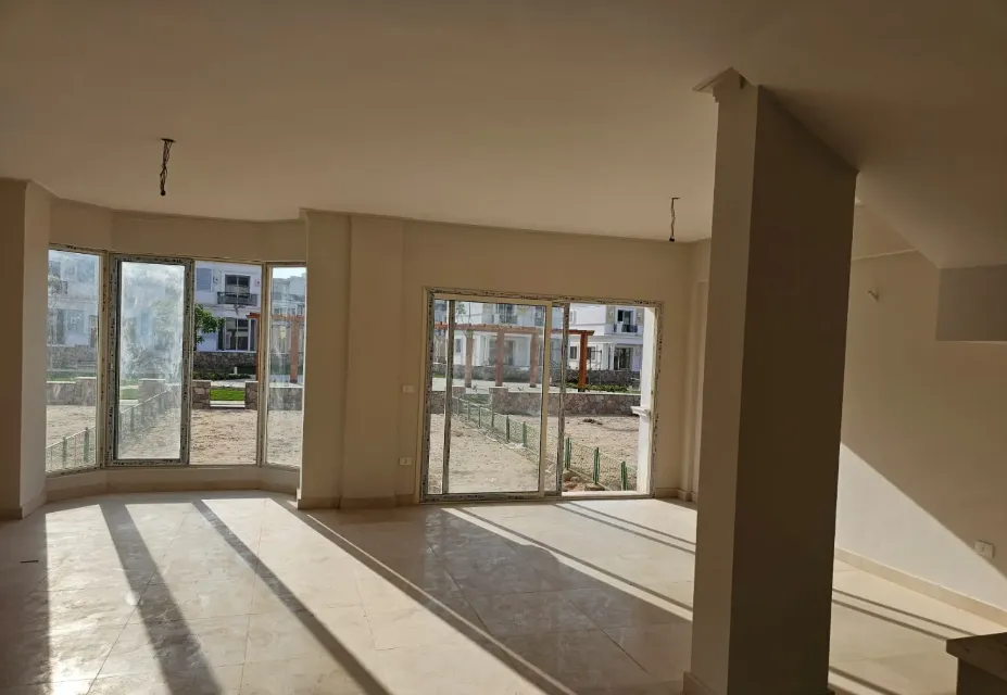 Townhouse for sale in Mountain View 4 in 6th of October City of 210 m² with 3 bedrooms