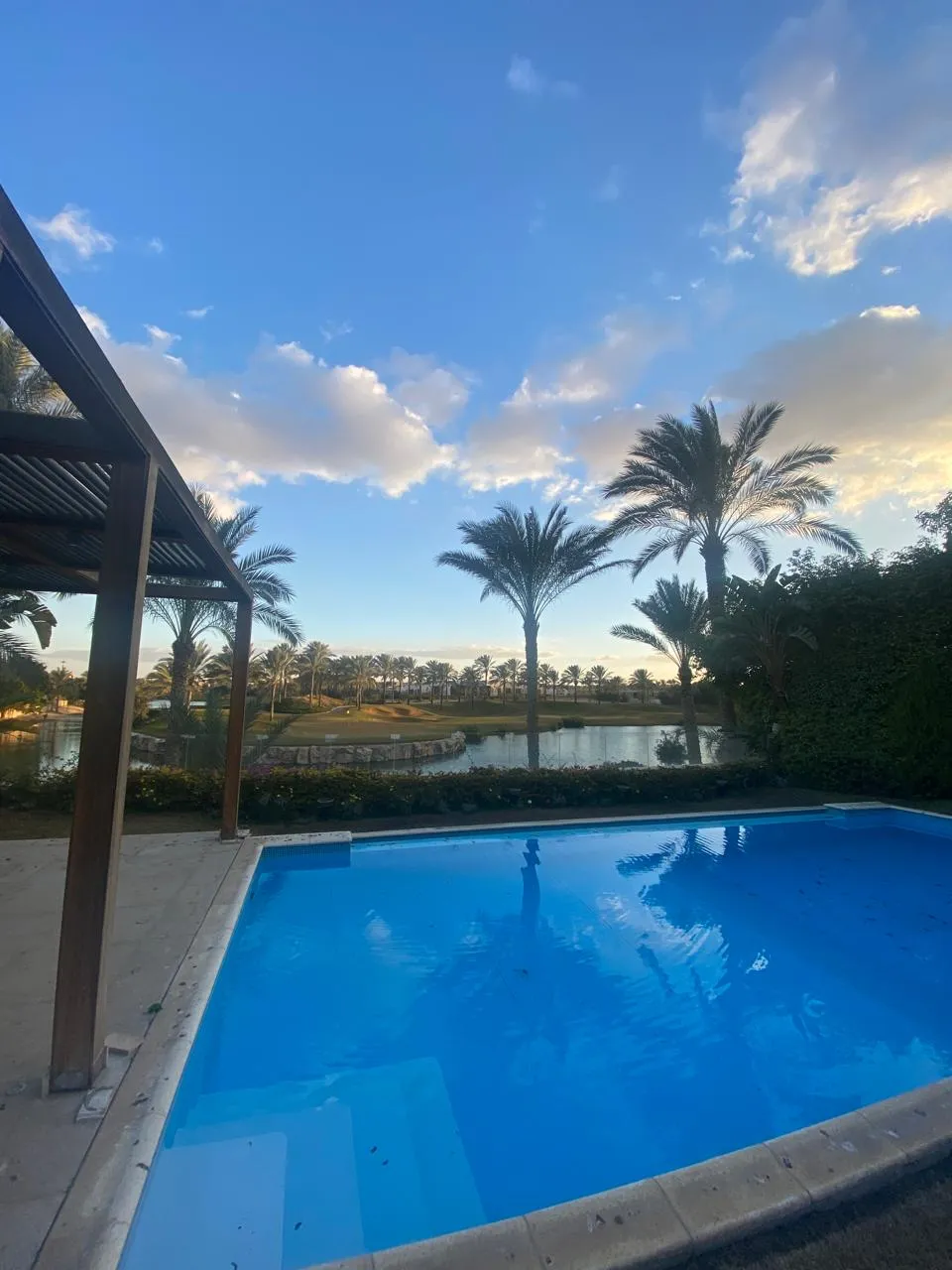 فيلا للبيع في القطامية ديونز في القاهرة الجديدة بمساحة 1200 م² تتكون من 9 غرف