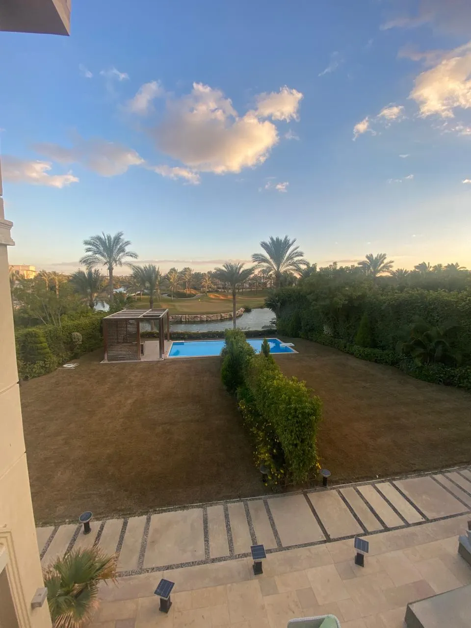 فيلا للبيع في القطامية ديونز في القاهرة الجديدة بمساحة 1200 م² تتكون من 9 غرف