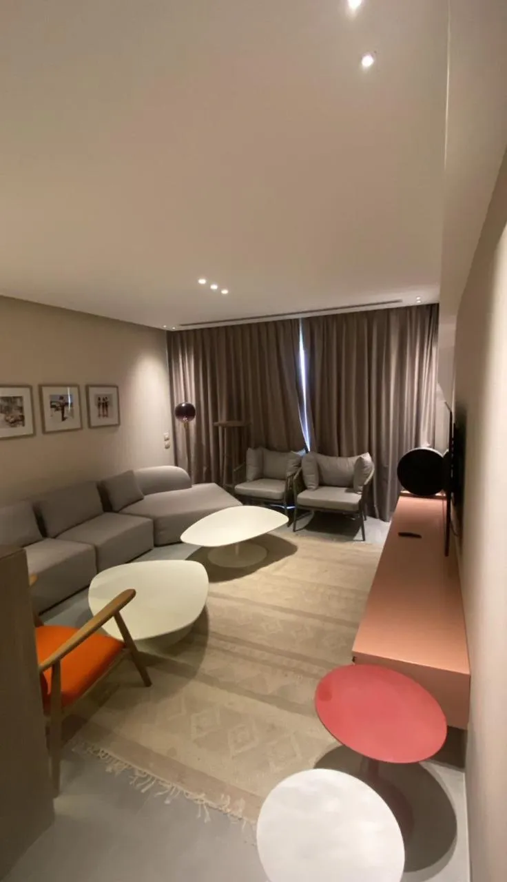 شقة فندقية للبيع في هاسيندا ريد في الساحل الشمالي بمساحة 212 م² تتكون من 4 غرف