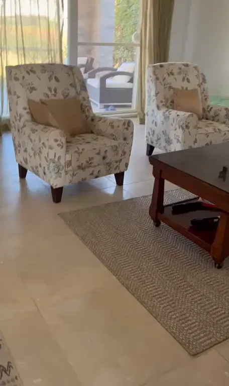 فيلا للبيع في أمواج في سيدي عبد الرحمن بمساحة 300 م² تتكون من 4 غرف