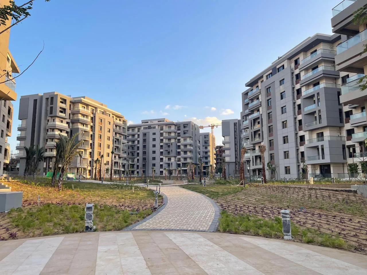 شقة للبيع في بلو فيرت في العاصمة الإدارية الجديدة بمساحة 146 م² تتكون من 2 غرف