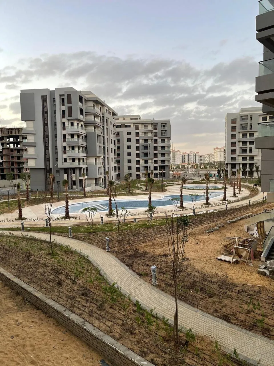 شقة للبيع في بلو فيرت في العاصمة الإدارية الجديدة بمساحة 146 م² تتكون من 2 غرف