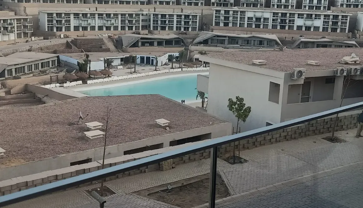 للبيع في المونت الجلالة في بمساحة 0 م² تتكون من 0 غرف